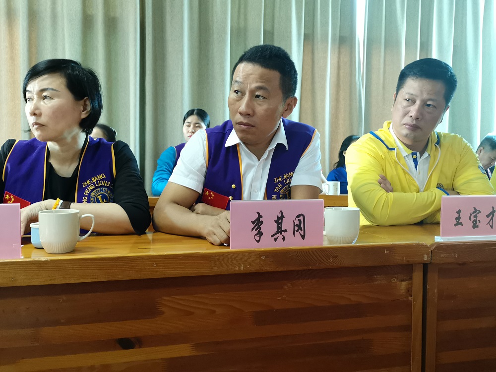 楚基物(wù)流與中(zhōng)獅聯浙江代表處三分(fēn)區(qū)赴雲南西雙版納州扶貧項目考察調研